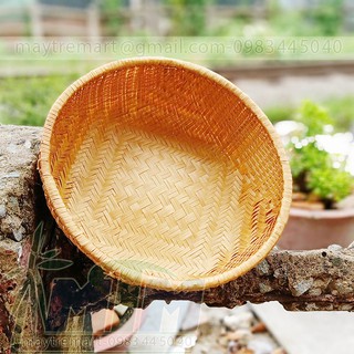 Thúng tre nâu hun khói.