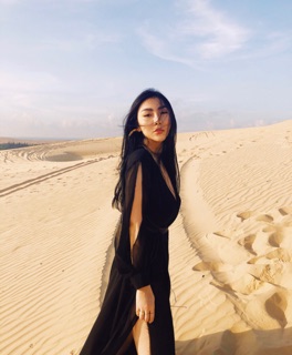 Đầm Maxi Tay Dài Xẻ Cổ V