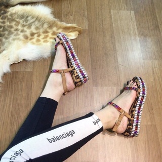 Giày sandal beo đính đá quâ xuất sắc