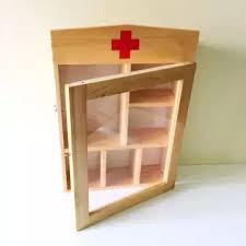 Tủ thuốc y tế gia đình treo tường chất liệu gỗ thông phủ bóng bền đẹp tiện dụng
