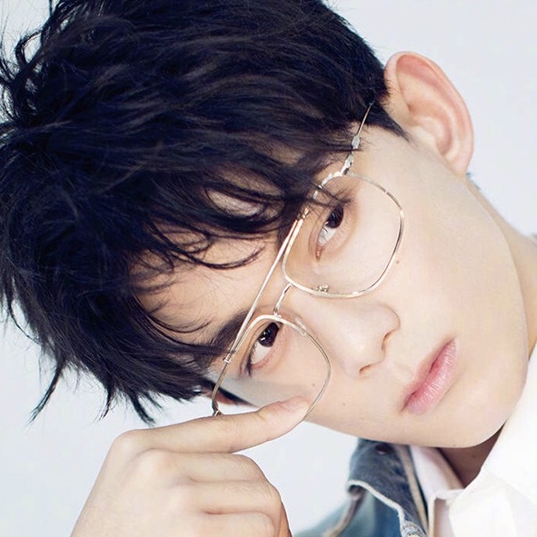 Kính Mát Gọng Kim Loại Chống Bức Xạ