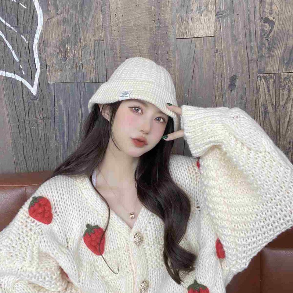 Strawberry gentle sweet knitted sweater cardigan coat thickened in autumn and winter 2021 new style long-sleeved blouse