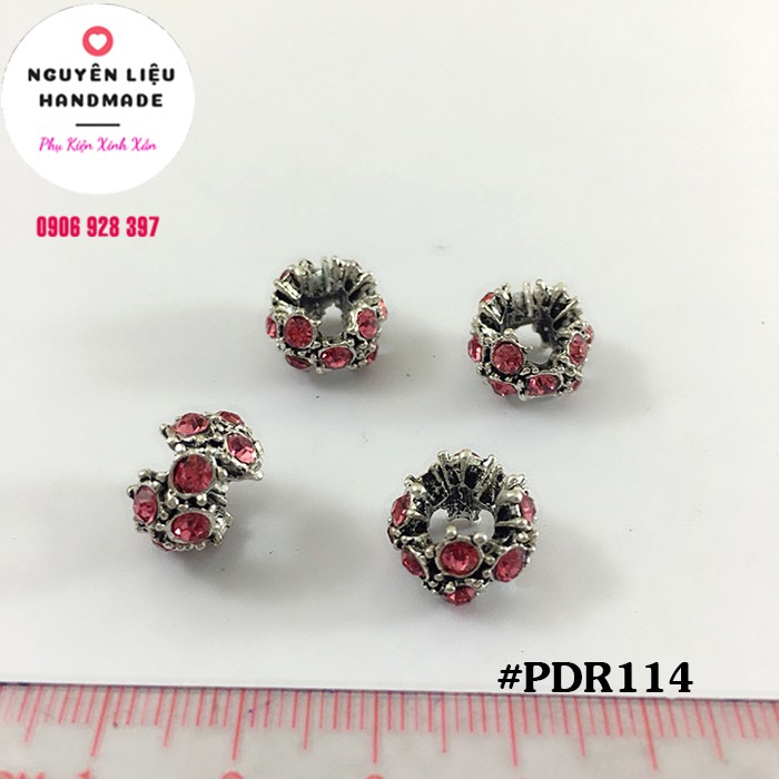 Charm luồn ngang đính đá đỏ - PDR114