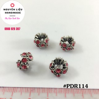 Charm luồn ngang đính đá đỏ - PDR114