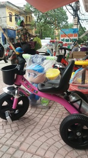 Xe ba bánh có bình nước cho Bé