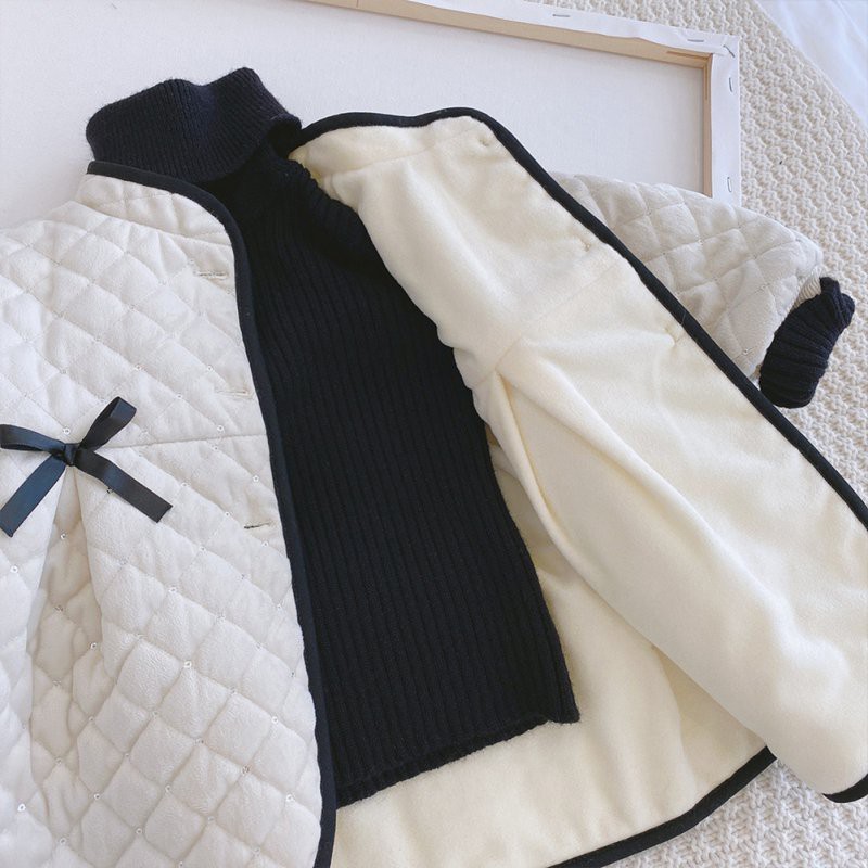 Áo khoác cotton họa tiết chấm bi xinh xắn giữ ấm cho bé gái vào mùa đông