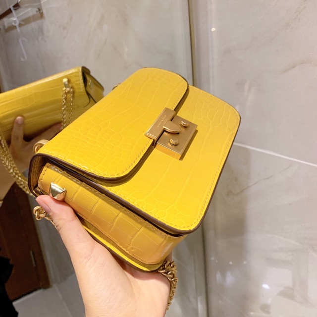 Túi CNKa hot trend đủ màu