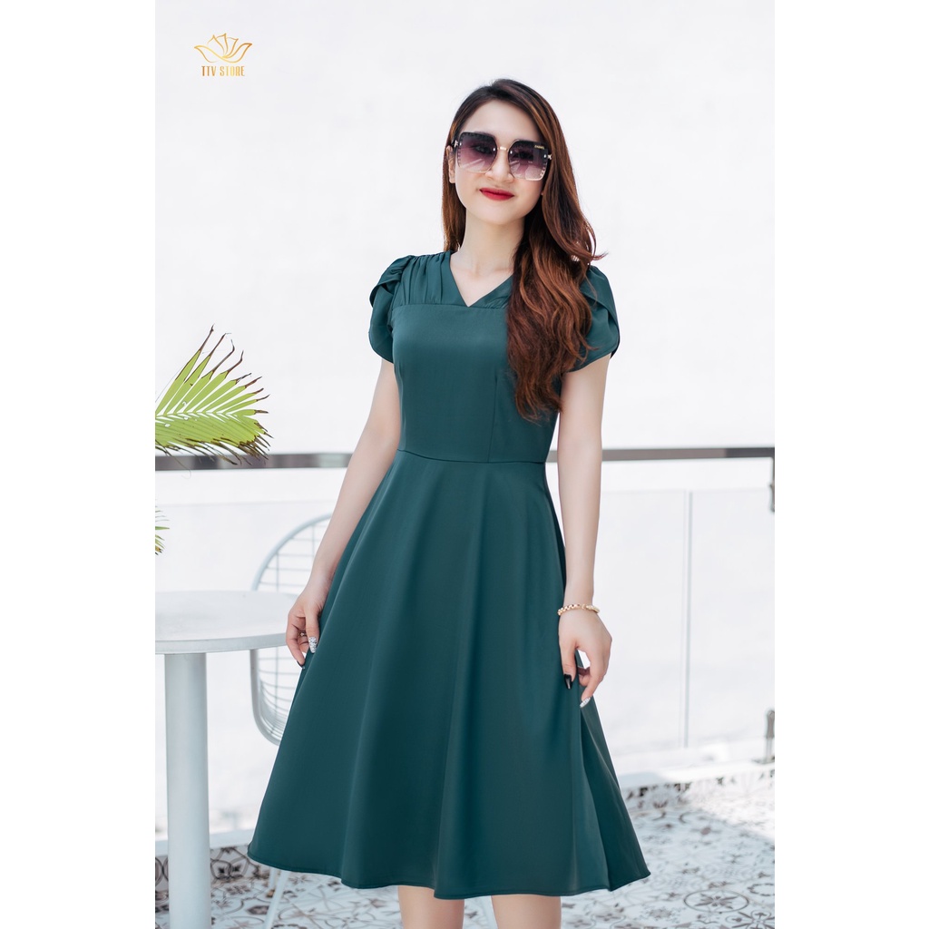 Đầm trung niên thiết kế xoè xanh rêu cổ tim nhúng tay đắp chéo TTV708