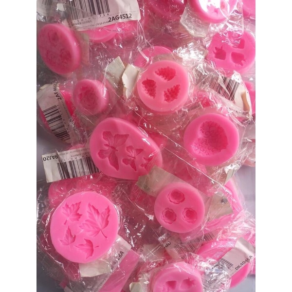 Khuôn silicon hình trái dâu