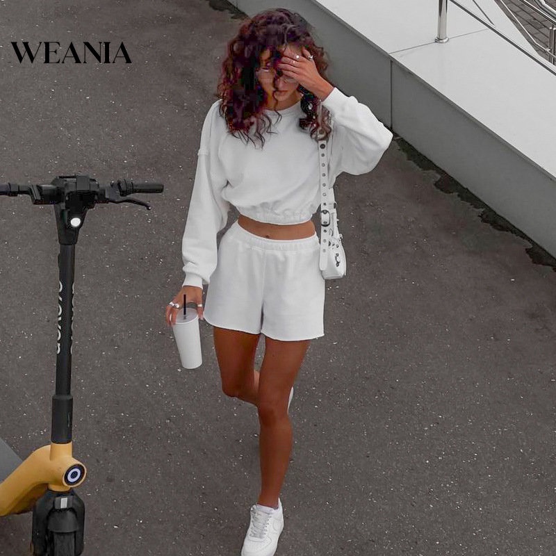 Bộ Áo Sweater Dài Tay + Quần Short Xinh Xắn Dành Cho Nữ