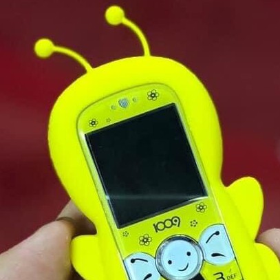 điện thoại mini con ong 1009 siêu dễ thương tặng 1 ốp lưng 1 dây đeo kute,thay đổi giọng nói ghi âm cuộc gọi