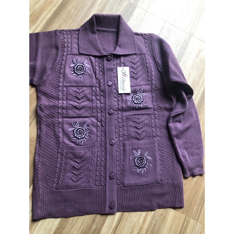 Áo len trung niên thêu hoa | BigBuy360 - bigbuy360.vn