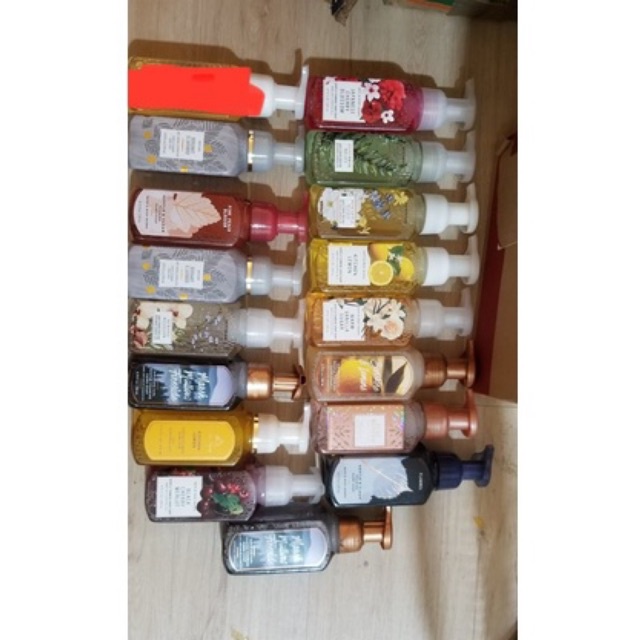 NƯỚC RỬA TAY TẠO BỌT GEL/FOAM BATH AND BODY WORKS