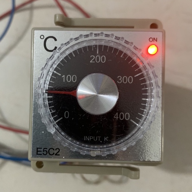 Bộ điều khiển nhiệt độ E5C2 (OMRON)