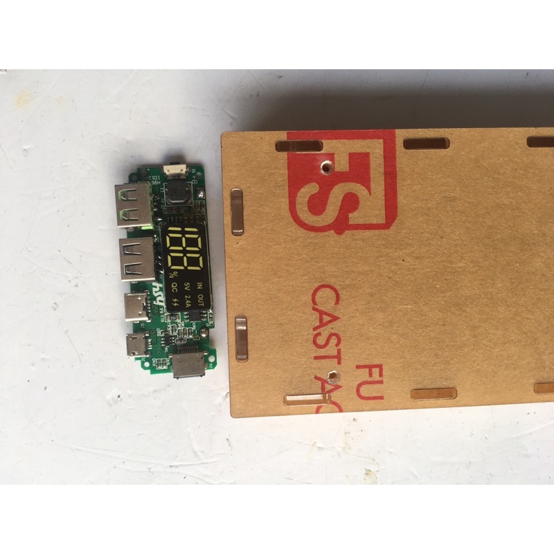 Box mica không mạch,pin 8 cell 18650 hổ trợ 3 đường sạc