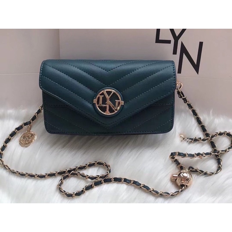 Túi L.Y.N dáng vuông sz 20cm