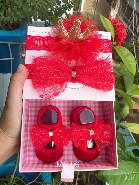 Set hộp băng đô kèm vớ cho bé