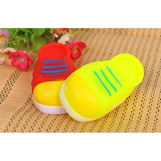 Đồ chơi nhựa có tiếng kêu hình giày thể thao cho thú cưng - Nhập khẩu Hàn Quốc