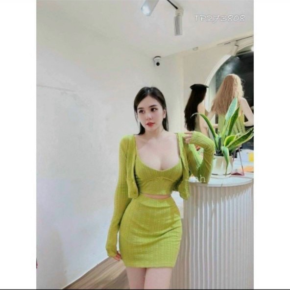 set bộ gân gồm 3 món gồm áo 2 dây cổ v, áo khoác, chân váy ngắn