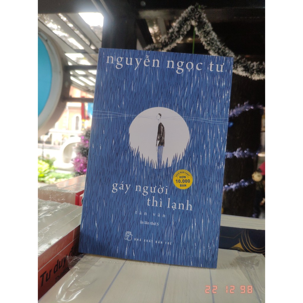 [Mã LIFE1404ALL giảm 10% đơn 50K] Sách-Gáy Người Thì Lạnh (Tản văn)
