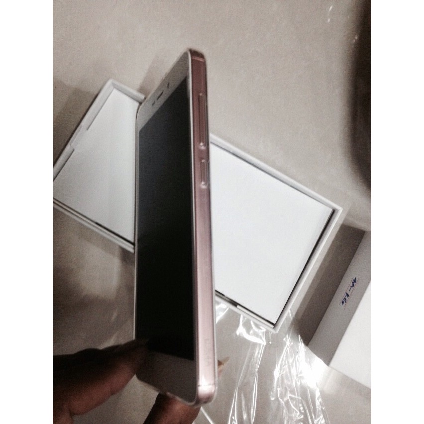 combo kính cường lực và ốp lưng silicon xiaomi redmi 4a ( tặng giá đỡ )