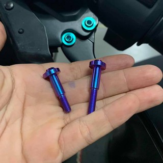 Bộ 2 con ốc GR5 Titanium tay thắng bên trái cho Vario / Click