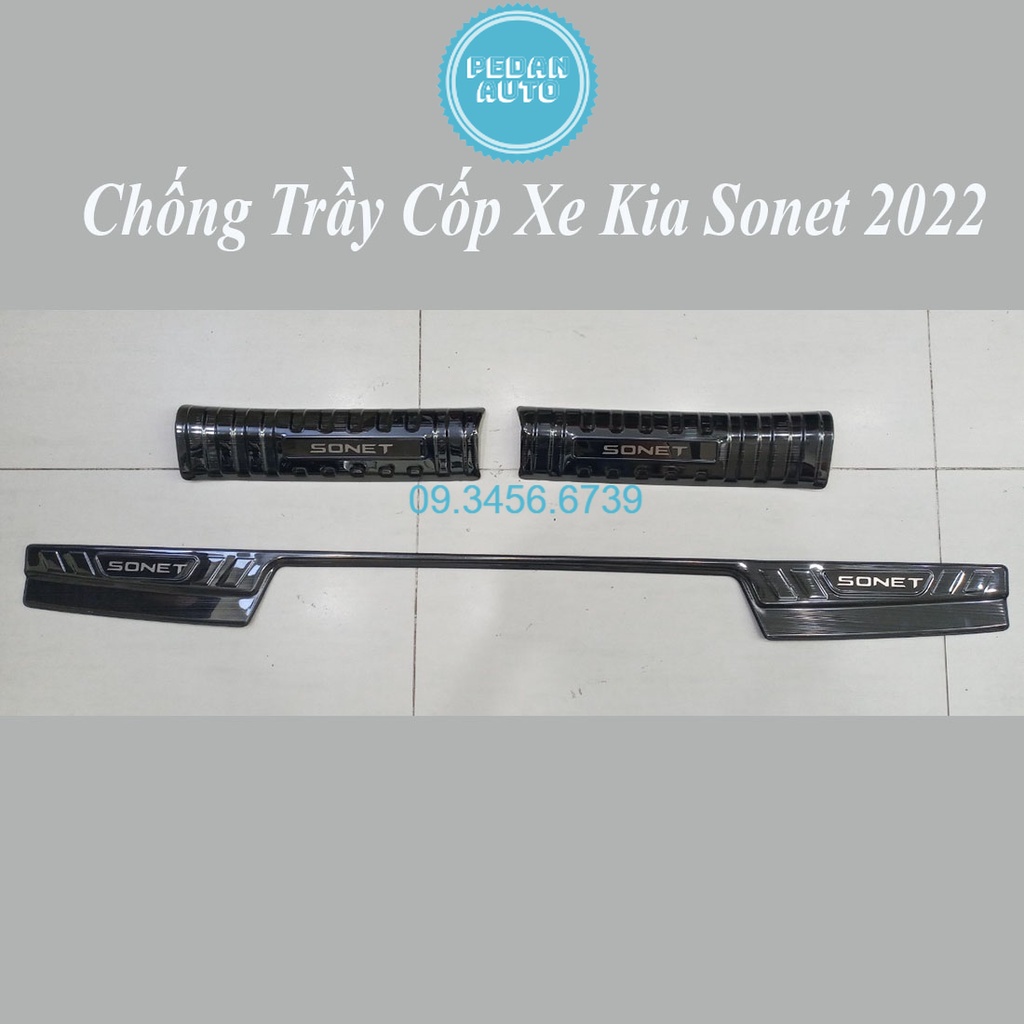 Ốp Chống Trầy Cốp Xe Kia Sonet 2022 2023 Mẫu Titan Cao Cấp chống trầy xước bậc cốp xe