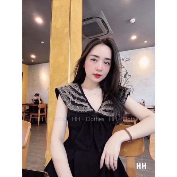 Váy đen cổ bèo