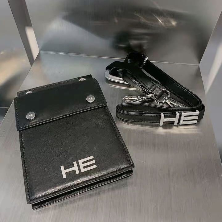 Túi đeo chéo Heliot Emil logo phone sling bag ss20