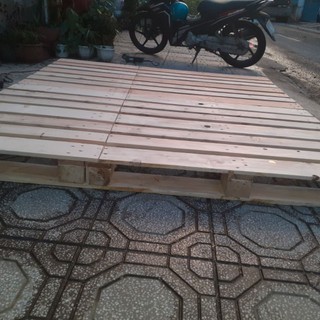 Giường pallet 1m8×2m gỗ thông rẻ
