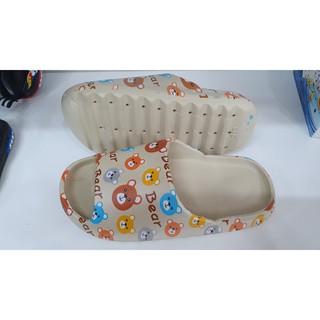 DÉP LÊ BÁNH MỲ TRẺ EM