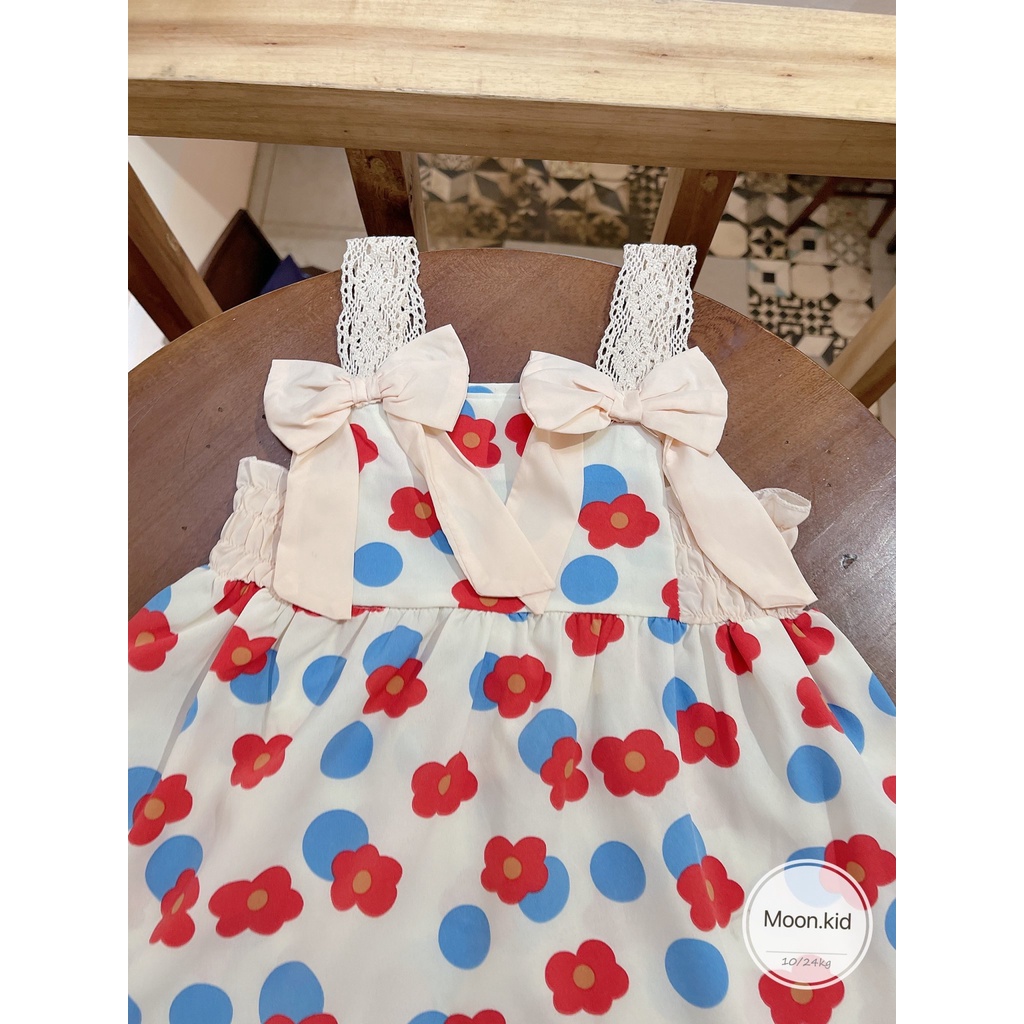 Váy hoa ren 2 dây đính nơ trước ngực bé gái 8-20kg