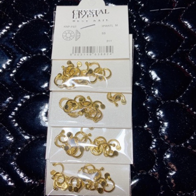 Set charm nail