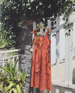 Đầm Linen hoạ tiết vẽ tay