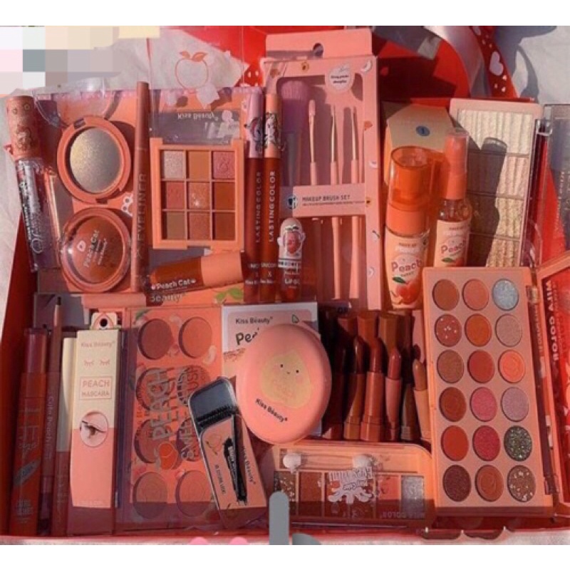 gồm 28 món Makeup đầy đủ mọi nhu cầu làm Đẹp của Nàng.Tặng kèm 1 Túi Gấu.