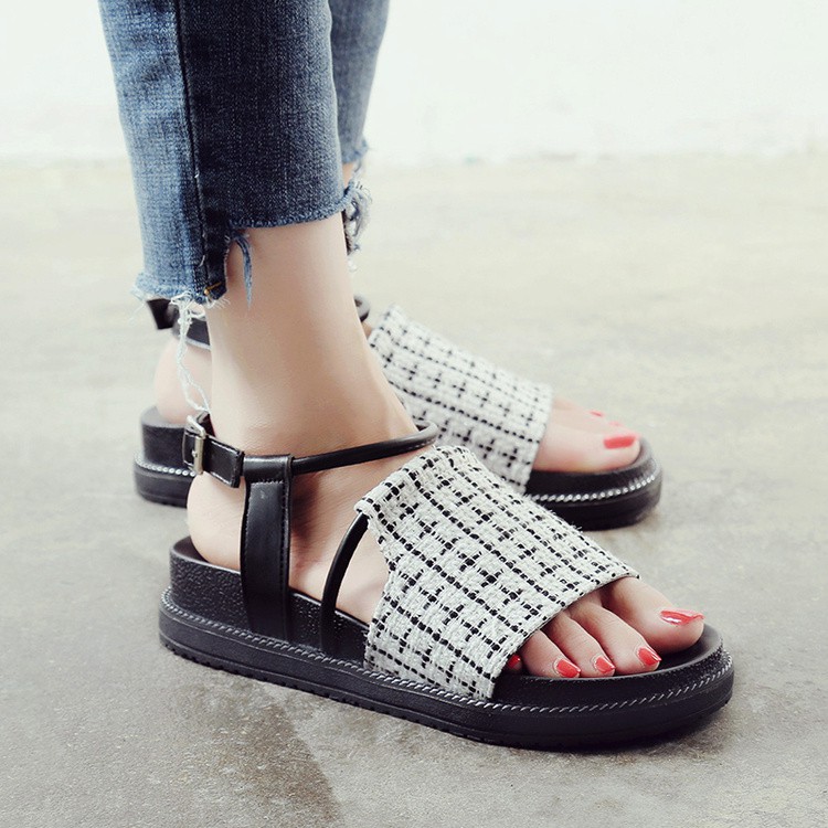 sandal he 2018