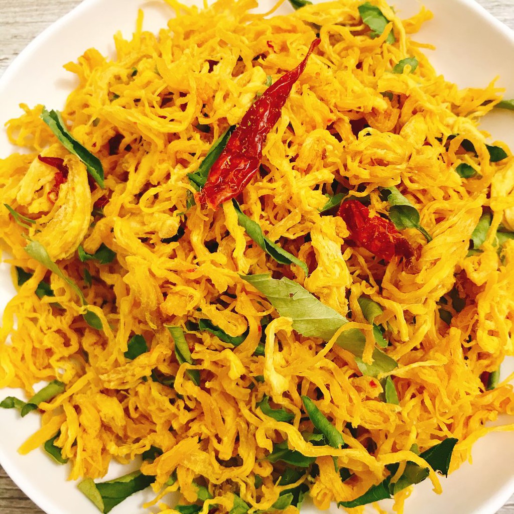 Khô gà cay lá chanh giòn dai loại 1 - Hũ 250gr | BigBuy360 - bigbuy360.vn