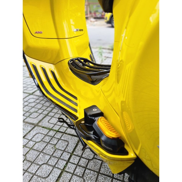 Baga sàn để đồ Vespa LX / Sprint / GTS (ĐEN & CROM)
