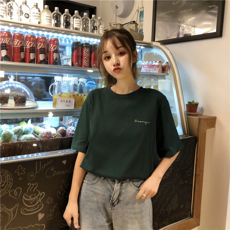 Áo thun tay ngắn form rộng theo phong cách Hàn Quốc