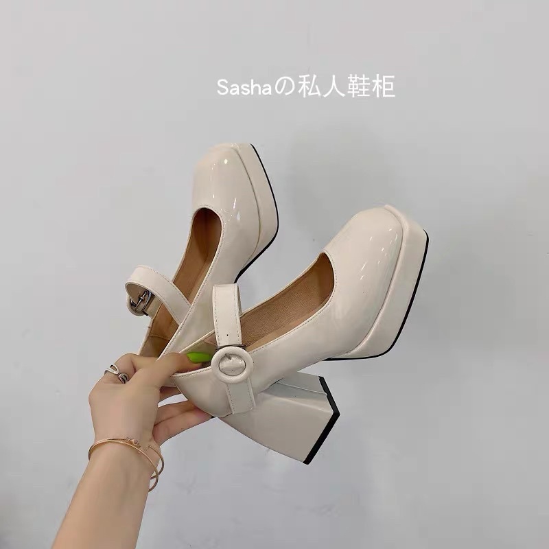 Giày oxford đế 9cm tiểu thư có 2 màu đen trắng