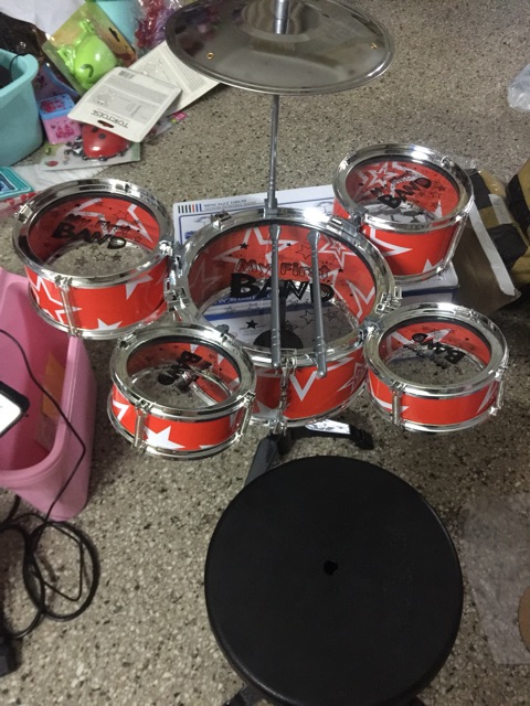 Set trống có ghế ngồi và chân đạp