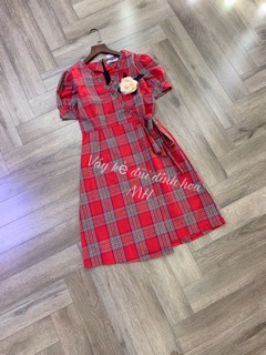 Váy kẻ thô đũi kèm hoa