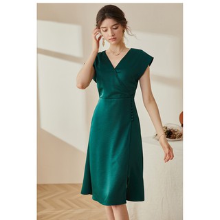 Đầm xòe nhẹ xanh đấp chéo cổ tim