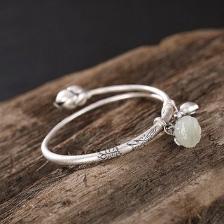 Vòng tay bạc thái mix đá màu trắng đục hình hoa sen VT062