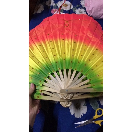 Quạt múa cầm tay - quạt vải lụa
