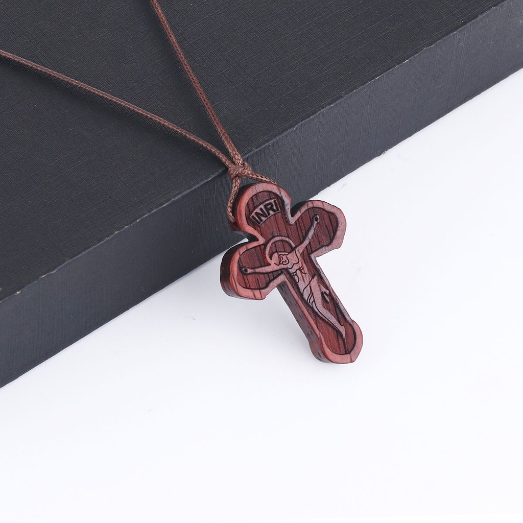 Dây chuyền da mặt gỗ đỏ/ đen hình thánh giá thiết kế thời trang