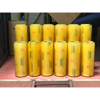 Màng bọc thực phẩm cuộn lớn nhiều size. Màng được chứng nhận an toàn thực phẩm do bộ Y tế cấp.