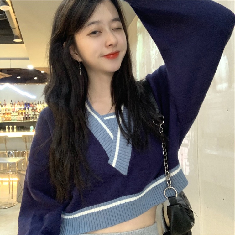 Áo sweater dáng ngắn cổ V tay dài sành điệu