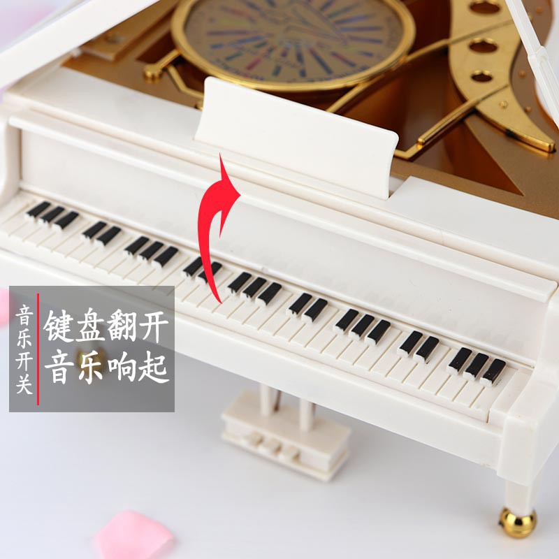 Hộp nhạc piano lên dây cót