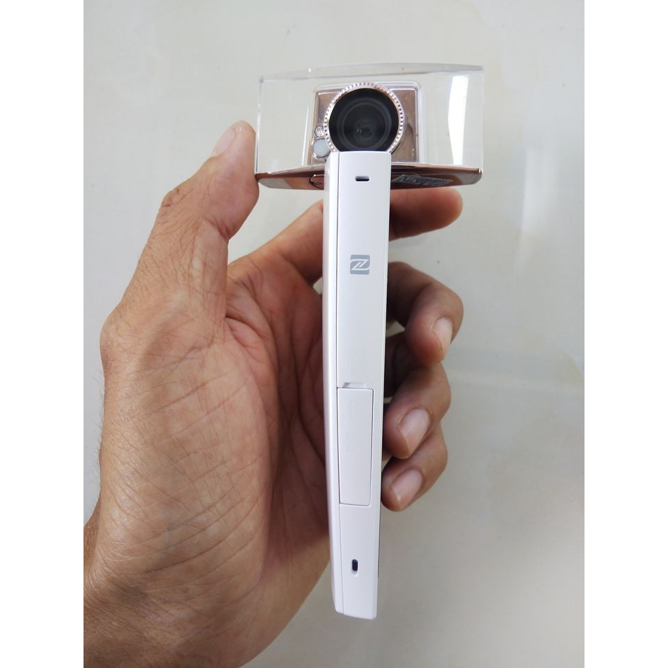 Máy chụp hình SONY KW1 | BigBuy360 - bigbuy360.vn